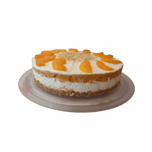 Frischer Apfelkuchen auf einem weißen Teller.